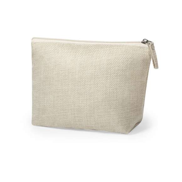 Neceser de inspiración nature, en resistente poliéster de suave tacto, especialmente elaborado para impresión en sublimación. Con cierre de cremallera y cinta en tirador para cómoda apertura.