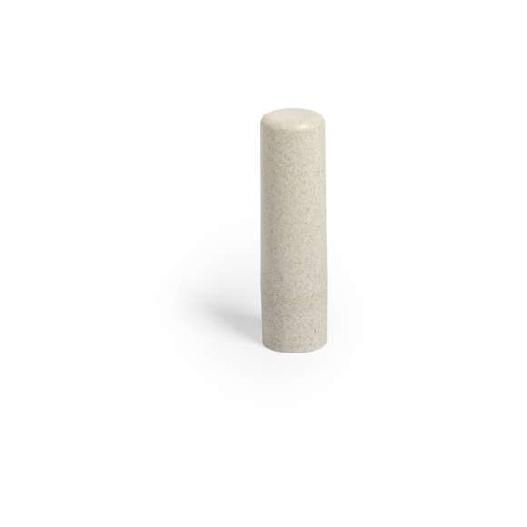 Barra de bálsamo labial de línea nature, fabricada en fibra de bambú. Tipo SPF15, con aroma vainilla y disponible en colores natural y verde eco.