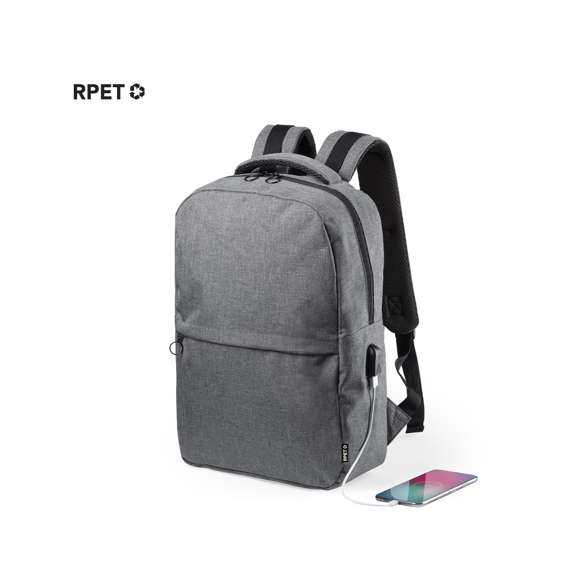Mochila de negocios en resistente 600D RPET, elaborado a partir de plástico reciclado, para así fomentar la reutilización de residuos plásticos y ayudar a la sostenibilidad del planeta. Con cierre de cremallera de doble tirador y bolsillo en frontal. Interior con bolsillos acolchados para tablet de hasta 10 pulgadas y ordenador portátil de hasta 15 pulgadas, con estación de carga USB (cable incluido, batería auxiliar no incluida). Esquinas reforzadas, asa de transporte acolchada y accesorios en color negro. Espalda y cintas de hombros acolchadas y ajustables. Distintivo RPET en etiqueta,