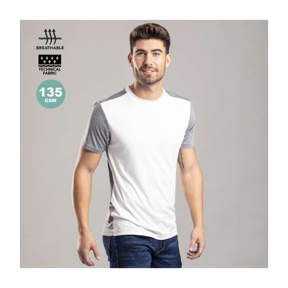 Camiseta técnica para adulto en material transpirable poliéster/elastano de 135g/m2. De elegante diseño bicolor, con frontal en color blanco, espalda detalles en gris. Disponible en tallas S, M, L, XL, XXL. Color blanco especialmente fabricado para marcaje en sublimación.