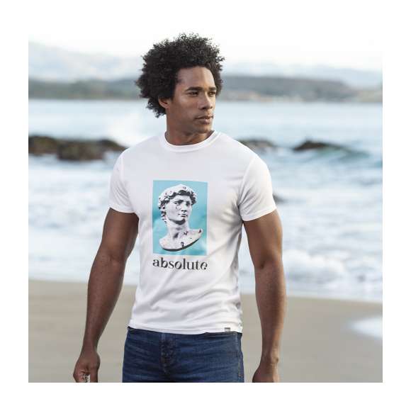 Camiseta técnica para adulto en material RPET transpirable de 135g/m2, elaborado a partir de plástico reciclado, para así fomentar la reutilización de residuos plásticos y ayudar a la sostenibilidad del planeta. Disponible en variada gama de vivos colores y en tallas xs, S, M, L, XL, XXL. Color blanco especialmente fabricado para marcaje en sublimación.