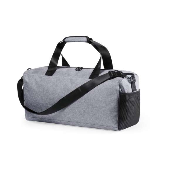 Bolso multiusos en resistente poliéster 600D denim y desenfadado diseño bicolor, con cuerpo en gris y detalles en negro. Compartimento principal con cierre de cremallera y doble tirador, resistentes asas de nylon con rerfuerzos y bolsillo lateral de redecilla. Con cinta bandolera ajustable.