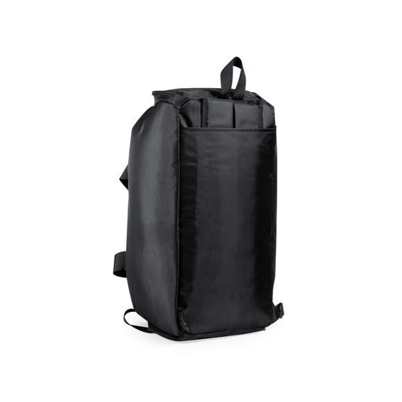 Bolso mochila en resistente nylon 420D. Compartimento independiente de cierre de cremallera para el calzado y bolsillo lateral de cremallera. Compartimento principal con cierre de cremallera de doble tirador y asas de transporte reforzadas, con cierre de velcro. Cintas de hombros y espalda acolchadas con cintas de ajuste regulables.