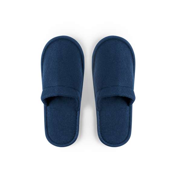 Par de zapatillas unisex fabricadas en combinación de algodón y poliéster. Confortable interior acolchado y pespuntes de refuerzo. Talla única 36-43.