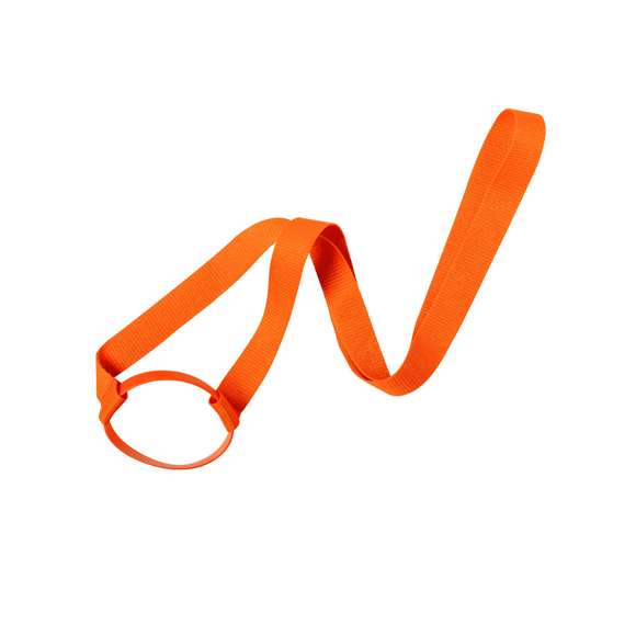 Los más festivaleros acaban de encontrar el complemento perfecto para disfrutar de cualquier evento sin ataduras. Con cinta de poliéster y resistente porta vasos 100% adaptable en silicona, sin olvidar la amplia gama de colores disponibles.