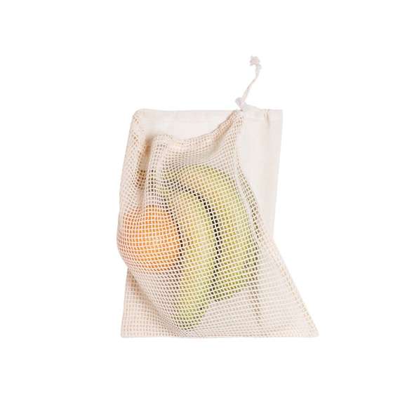 Bolsa de redecilla de línea nature en algodón crudo de 120g/m2, con una cara lisa para impresión. Cierre de cordón con accesorio de ajuste.
