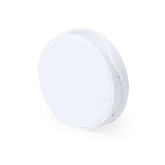 Soporte antibacteriano para smartphone. Diseño plegable en elegante acabado de color blanco, especialmente diseñado para marcaje en tampografía. Con adhesivo 3M, de fijación extra fuerte y libre de residuos al despegarlo del dispositivo.Los productos con tratamientos antibacterianos son capaces de reducir drásticamente las cargas bacterianas presentes en las superficies de los materiales, gracias a la incorporación de agentes microbianos permanentes estáticos, con alta efectividad para inhibir y prevenir la contaminación bacteriana.Artículo de acuerdo al estándar ISO 22196, que determina la actividad antibacteriana en materiales plásticos y superficies no porosas, lo que permite conocer la efectividad de inhibición microbiana que tienen los aditivos sobre los objetos tratados mediante una evaluación cuantitativa.