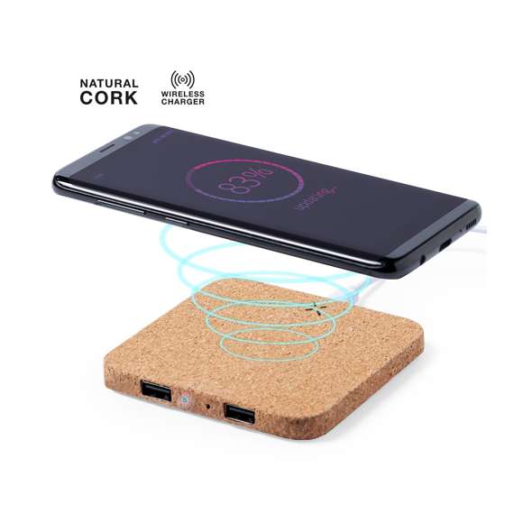 Cargador inalámbrico 10W de línea nature. Carcasa en corcho natural, con indicador de estado de carga y salida USB dual de 2.100 mA de capacidad para carga simultánea de hasta 3 dispositivos (1 por carga inalámbrica y 2 por cable). Incluye cable micro USB de 1 metro de largo, con base antideslizante en terciopelo y compatible con dispositivos equipados con tecnología de carga inalámbrica. Presentado en atractiva caja de diseño eco.