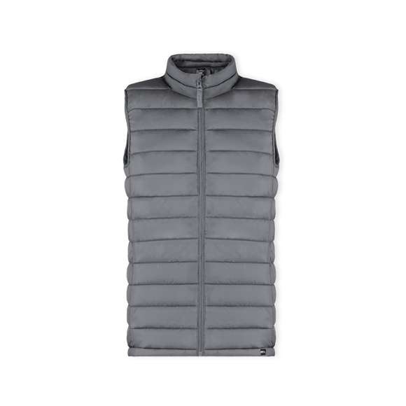 <p>Chaleco unisex en cálido y suave material 100% poliéster RPET, elaborado a partir de<strong> plástico reciclado</strong> para así fomentar la reutilización de residuos plásticos y contribuir a la sostenibilidad del planeta.  En material extra ligero efecto pluma, resistente al agua y cortavientos, con acolchado interior. Cremallera de cuello con tapeta y cinta en tirador amplios bolsillos laterales con cremallera. <strong>Distintivo RPET</strong> en etiqueta y disponible en variada gama de colores. Tallas S, M, L, XL, XXL.</p>