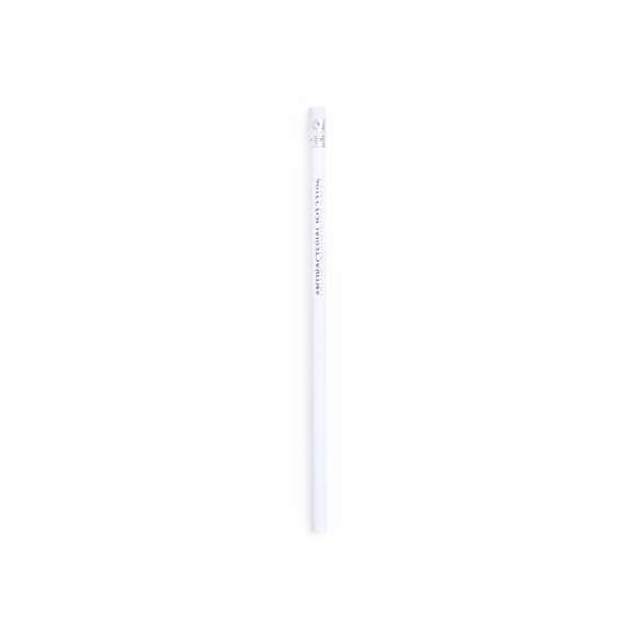 Lápiz de madera con cuerpo redondo y cobertura antibacteriana. Disponible en color blanco, con goma de borrar. Punta sin afilar.Los productos con tratamientos antibacterianos son capaces de reducir drásticamente las cargas bacterianas presentes en las superficies de los materiales, gracias a la incorporación de agentes microbianos permanentes estáticos, con alta efectividad para inhibir y prevenir la contaminación bacteriana.Artículo de acuerdo al estándar ISO 22196, que determina la actividad antibacteriana en materiales plásticos y superficies no porosas, lo que permite conocer la efectividad de inhibición microbiana que tienen los aditivos sobre los objetos tratados mediante una evaluación cuantitativa.