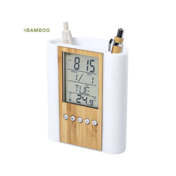 Lapicero de línea nature con reloj multifunción integrado. Fabricado en combinación de materiales bambú y ABS. Funciones termómetro, calendario y alarma temporizador y recordatorio de cumpleaños.  Alimentación a pilas (de botón incluidas) y presentado en atractiva caja de diseño eco. Disponible manual de instrucciones en español e inglés.