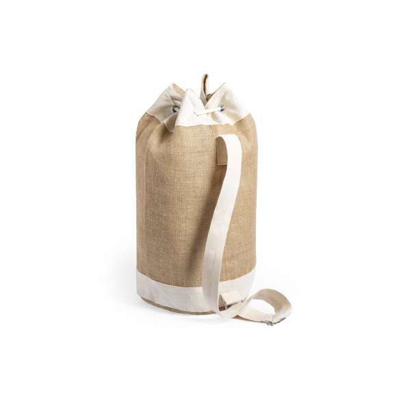 Petate multiusos de línea nature y diseño bicolor. Fabricado en yute, con detalles en algodón. Con cinta ajustable y bolsillo interior. Compartimento principal con argollas metálicas reforzadas y bolsillo frontal para fácil marcaje.