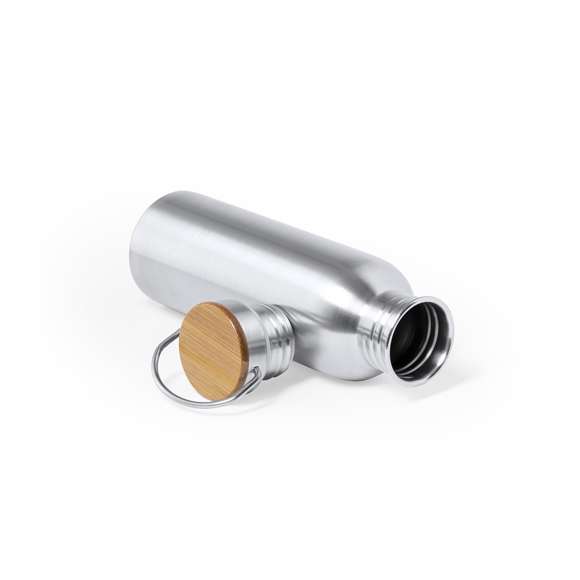 Bidón de línea nature y 800ml de capacidad. Cuerpo fabricado en acero inox y tapón en bambú con original asa metálica de transporte. Presentado en atractiva caja de diseño eco.