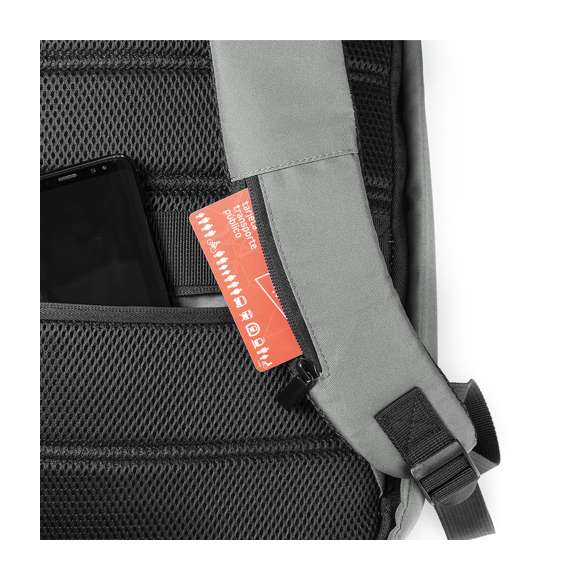 Imagen de Mochila Antirrobo Danium listo para personalizar con logo de empresa