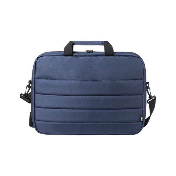 Maletín de línea nature con diseño urbano y acolchado total. Fabricado en resistente RPET 300D elaborado a partir de plástico reciclado, para así fomentar la reutilización de residuos plásticos y contribuir a la sostenibilidad del planeta. Accesorio para ajuste en trolley, con compartimento interior acolchado para ordenador portátil de hasta 15 pulgadas. Bolsillo principal con cierre de cremallera y tirador metálico. Cómodas asas de transporte reforzadas y cinta bandolera ajustable, con refuerzo acolchado para hombro y cierres giratorios de mosquetón. Distintivo RPET en etiqueta.