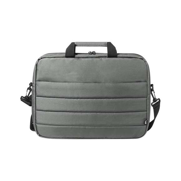 Maletín de línea nature con diseño urbano y acolchado total. Fabricado en resistente RPET 300D elaborado a partir de plástico reciclado, para así fomentar la reutilización de residuos plásticos y contribuir a la sostenibilidad del planeta. Accesorio para ajuste en trolley, con compartimento interior acolchado para ordenador portátil de hasta 15 pulgadas. Bolsillo principal con cierre de cremallera y tirador metálico. Cómodas asas de transporte reforzadas y cinta bandolera ajustable, con refuerzo acolchado para hombro y cierres giratorios de mosquetón. Distintivo RPET en etiqueta.