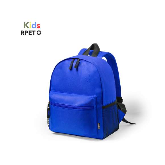 Mochila para niños en resistente 600D RPET, elaborado a partir de plástico reciclado, para así fomentar la reutilización de residuos plásticos y ayudar a la sostenibilidad del planeta. Con cierre de cremallera y bolsillo en frontal, tiradores con cinta para fácil apertura y bolsillos laterales de redecilla. Espalda y cintas de hombros acolchadas y ajustables. Distintivo RPET en etiqueta y disponible en variada gama de colores.