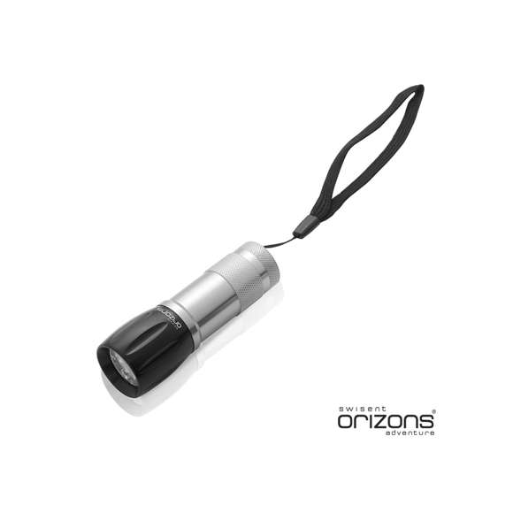 Linterna de Orizons de 9 ledes de alto poder de iluminación. Con resistente cuerpo en aluminio de diseño bicolor con mango antideslizante, pulsador protegido con recubrimiento de resistente goma y cinta de transporte. Alimentación a pilas: 3xAAA no incluidas. Presentada en atractiva caja de diseño con logotipo de la marca.