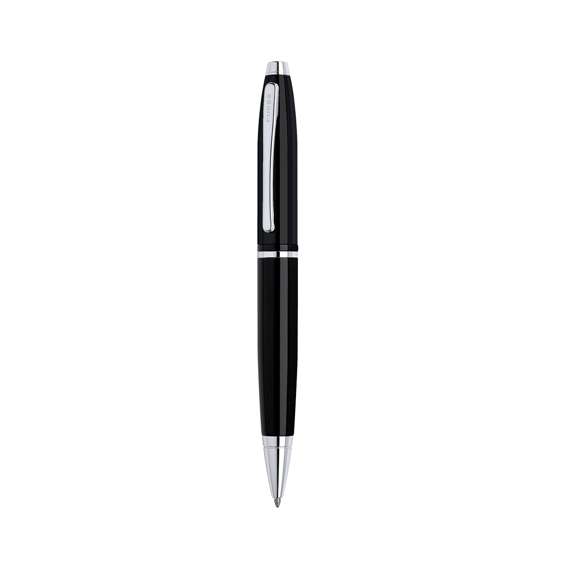 Bolígrafo modelo Calais de Cross. Con mecanismo retráctil, de elegante diseño bicolor y cuerpo metálico en suave acabado en variados colores. Presentado en elegante estuche individual en color negro, con logotipo de la marca e interior en suave antelina a juego. En tinta negra.