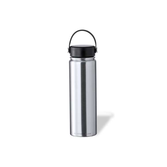 Bidón térmico de Antonio Miró y 650 ml de capacidad. Fabricado en acero inox de doble pared y acabado satinado. Con tapón a rosca en negro y cinta de transporte a juego en silicona. Con logotipo Antonio Miró en cuerpo y presentado en caja individual negra con logotipo de la marca.Disponible manual de instrucciones en español e inglés.