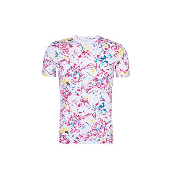 Camiseta unisex con estampado en colores vivos. Confeccionada en 100% algodón peinado Ring Spun de 150g/m2. Tacto suave y corte moderno. Cuello redondo estrecho en canalé 2x2. Doble costura en dobladillo y mangas para una mayor durabilidad y resistencia al uso intensivo. Etiqueta fácilmente removible. Disponible en tallas XS, S, M, L, XL y XXL.