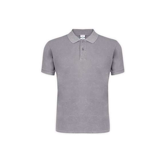 Polo manga corta unisex con efecto lavado jeans lo que hace que cada pieza sea única e irrepetible. Detalle en contraste en elástico de cuello y mangas. Confeccionado en piqué 100% algodón peinado Ring Spun de 180g/m2. Tacto suave y corte moderno. Tapeta de dos botones al tono. Doble costura en dobladillo y mangas para una mayor durabilidad y resistencia al uso intensivo. Etiqueta fácilmente removible. Disponible en tallas XS, S, M, L, XL y XXL.