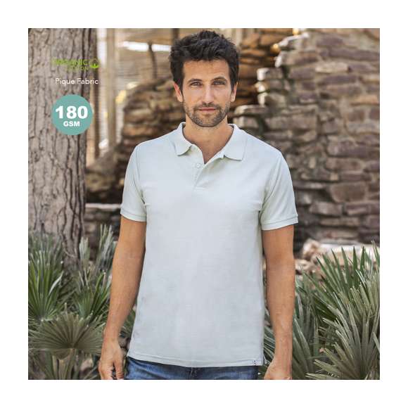 Polo unisex manga corta en colores pastel tonos dulces y suaves. Confeccionado en piqué 100% algodón orgánico peinado Ring Spun de 180g/m2. Tacto suave y corte moderno. Tapeta de dos botones. Doble costura en dobladillo y mangas para una mayor durabilidad y resistencia al uso intensivo. Con etiqueta exterior ORGANIC COTTON, indicativa de producto de origen organico. Etiqueta fácilmente removible. Disponible en tallas XS, S, M, L, XL y XXL.