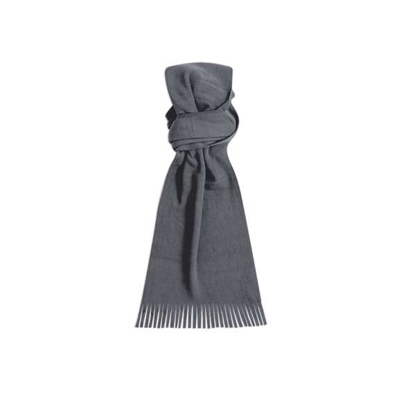 Suave y cálida bufanda de polar fleece de 200g/m2 con tratamiento anti-pilling. En variados colores y con extremos acabados en flecos.