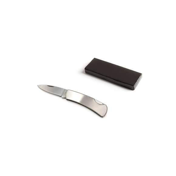 Navaja en acero inox con bloqueo de seguridad y presentada en caja individual.