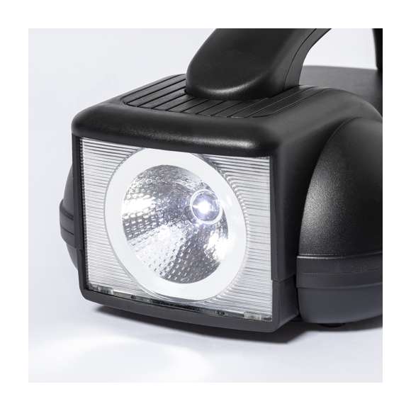 Set de herramientas de 24 accesorios en resistente estuche con linterna led integrada. Incluye set de destornilladores de precisión, herramienta de fijación, cabezales destornilladores planos y de estrella y cabezales de tubo. Alimentación de linterna a pilas: 4xAA no incluidas. Presentado en caja individual.