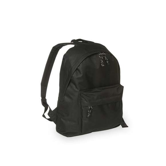 Mochila en resistente poliéster 600D. Con cierre de cremallera y bolsillo en frontal, de desenfadado diseño en variada gama de colores. Con esquinas reforzadas, tiradores con cinta para fácil apertura y Accesorios en color negro. Espalda acolchada y cintas de hombros ajustables con acolchado.