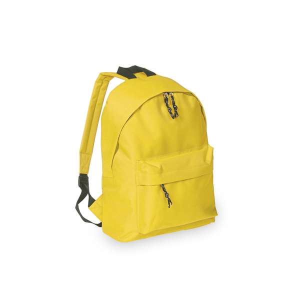 Mochila en resistente poliéster 600D. Con cierre de cremallera y bolsillo en frontal, de desenfadado diseño en variada gama de colores. Con esquinas reforzadas, tiradores con cinta para fácil apertura y Accesorios en color negro. Espalda acolchada y cintas de hombros ajustables con acolchado.