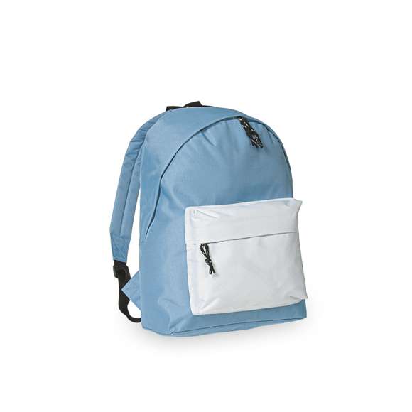 Mochila en resistente poliéster 600D. Con cierre de cremallera y bolsillo en frontal, de desenfadado diseño en variada gama de colores. Con esquinas reforzadas, tiradores con cinta para fácil apertura y Accesorios en color negro. Espalda acolchada y cintas de hombros ajustables con acolchado.