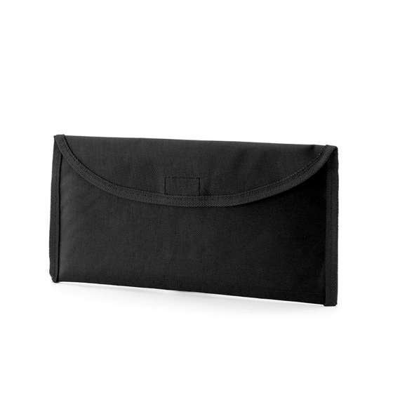 Portadocumentos de viaje en resistente poliéster 600D y en amplia gama de vivos colores. Con cierre de velcro, interior forrado y accesorio para cinturón en la parte trasera.