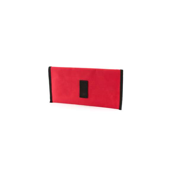 Portadocumentos de viaje en resistente poliéster 600D y en amplia gama de vivos colores. Con cierre de velcro, interior forrado y accesorio para cinturón en la parte trasera.