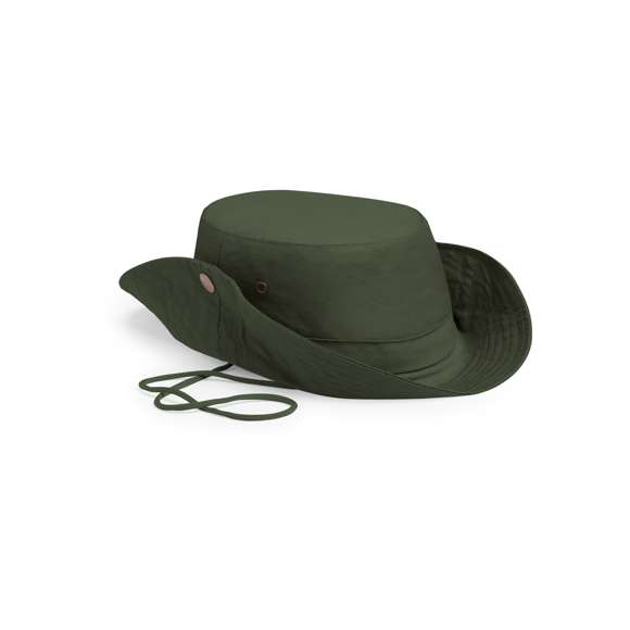 Gorro tipo safari en material 100% algodón. De confortable interior y con orificios de ventilación laterales reforzados con argollas metálicas. Ala ajustable con cierres de corchete metálicos y cordón de transporte a juego.