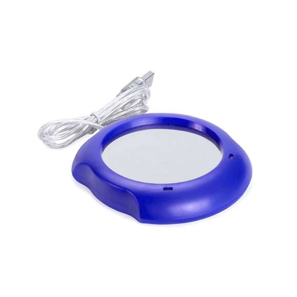Calentador de tazas con conexión USB y de superficie metálica, especialmente diseñada para mantener el calor. De elegante diseño en color gris y compatible con tazas de hasta 7,4cm de diámetro, incorpora interruptor en la parte trasera y luces de estado. Presentada en caja individual.