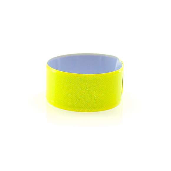 Pulsera reflectante en PVC de variada gama en vivos colores. Con mecanismo de ajuste automático.

No usar como equipo de protección individual