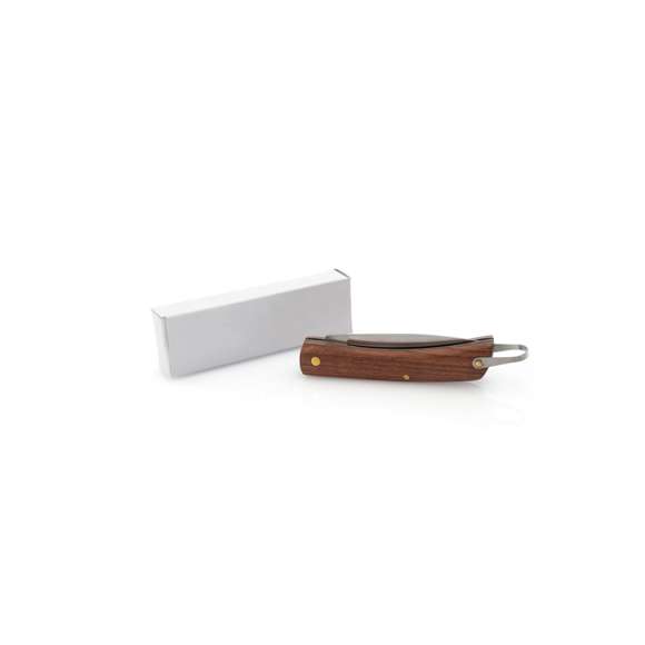 Navaja con hoja en acero inox y empuñadura en madera natural con accesorio de ajuste. Presentada en caja individual.