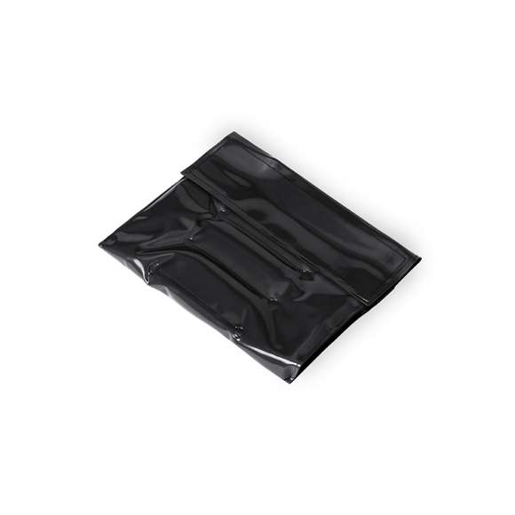 Enfriador para botellas fabricado en resistente PVC, con cierre ajustable de velcro. Líquido refrigerante interior y acabado termo sellado. Disponible en variada gama de colores.