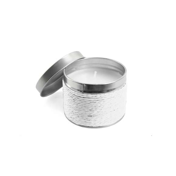  	Vela aromática con envase metálico y cuerpo revestido de hilo en variada gama de colores. Disponible en aromas vainilla, naranja y chocolate.