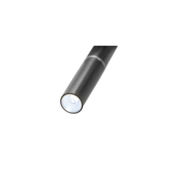 Linterna LED con suave cuerpo en sobrios colores. Con mecanismo de activación en clip metálico.