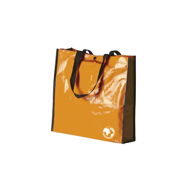 Bolsa reutilizable en resistente material laminado. Con asas largas reforzadas en nylon de 70cm, fuelle reforzado con ribetes y cierre de corchete. De acabado cosido y resistencia hasta 12kg de peso. Disponible en gama de colores brillantes.
